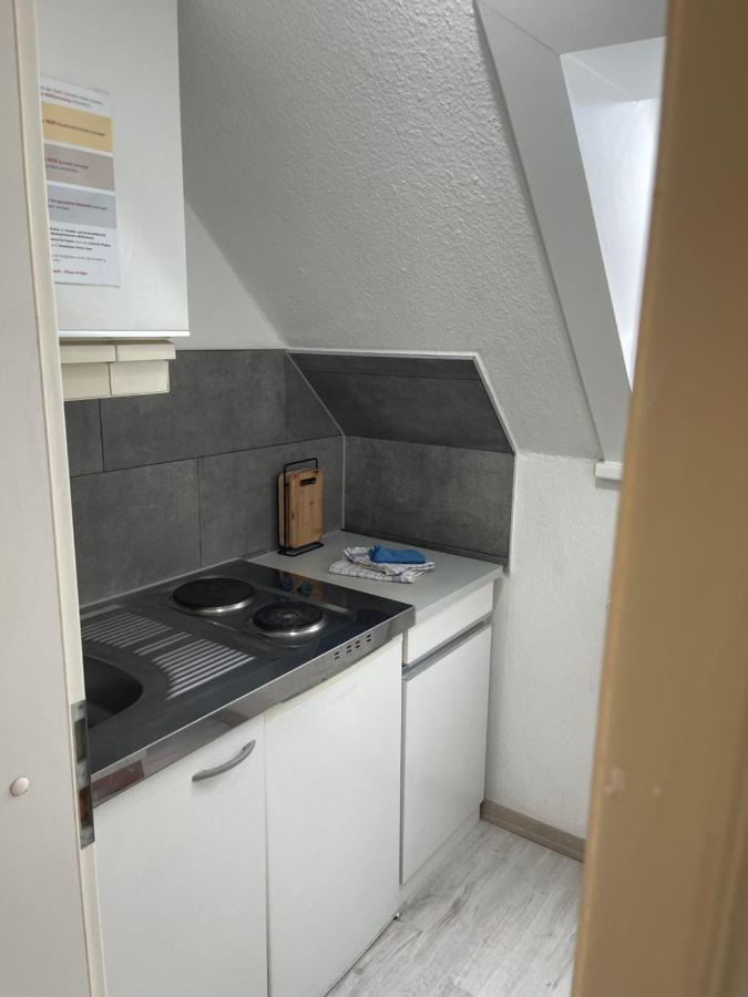Haus Seefalke - 250 M Zum Apartment Cuxhaven