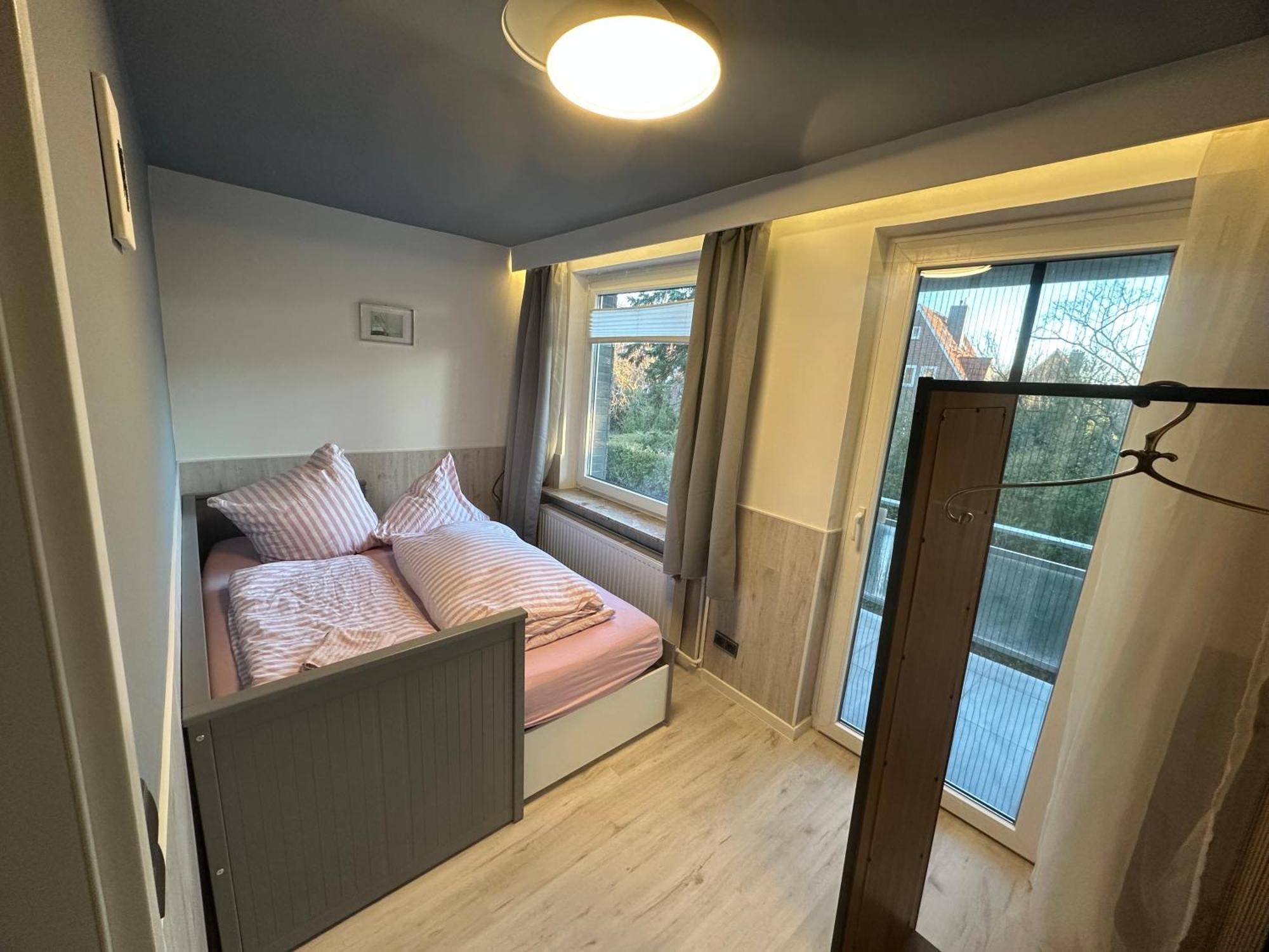 Haus Seefalke - 250 M Zum